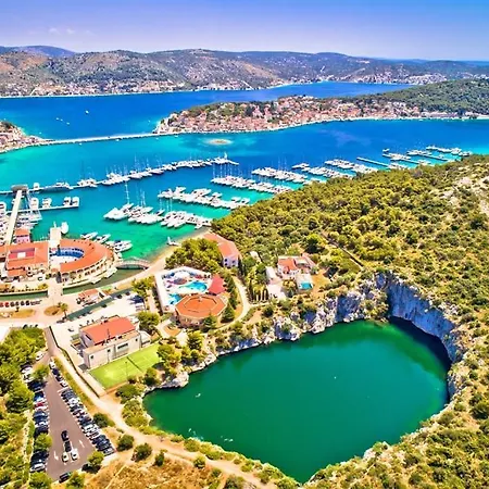 Leona * Rogoznica (Sibenik-Knin)